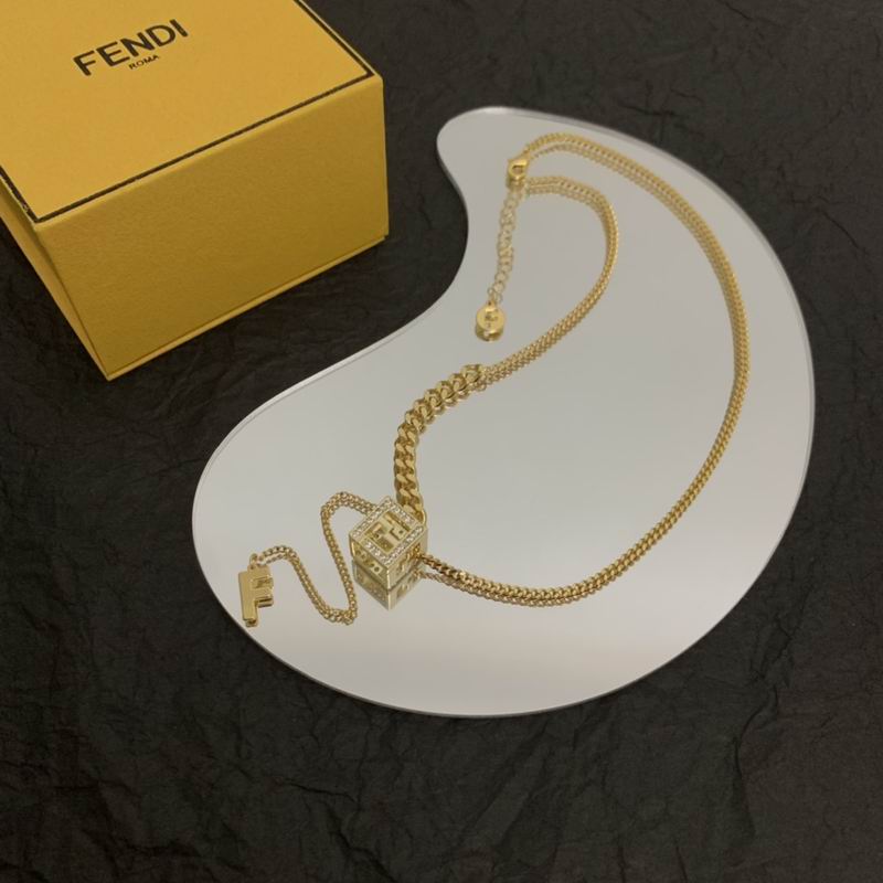 Fendi necklace 05lyx54